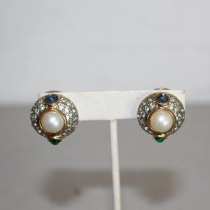 VOGUE BIJOUX VINTAGE SIGNED CLIP EARRINGS